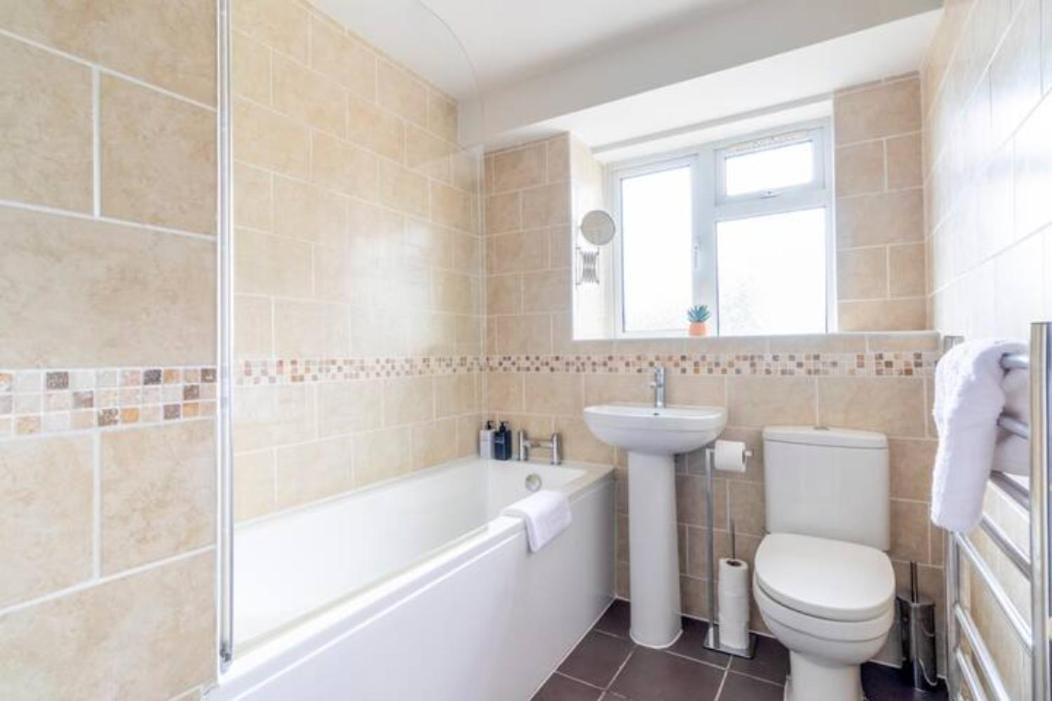 Trendy Sea View 2 Bedroom Sleeps 6 - Free Parking Μπόρνμουθ Εξωτερικό φωτογραφία