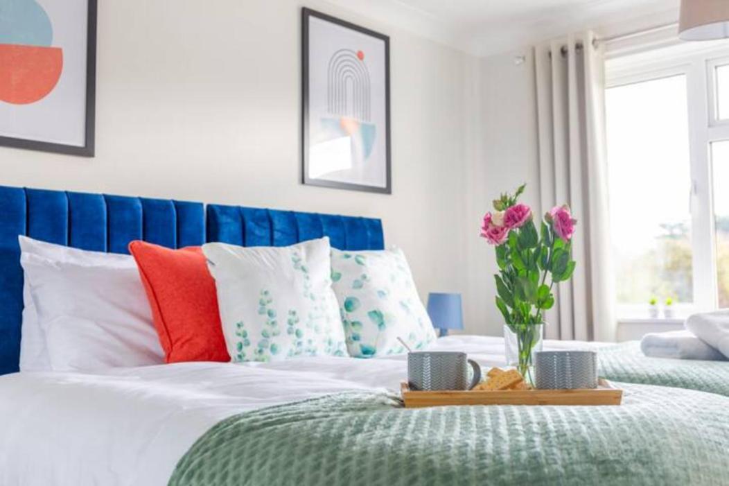 Trendy Sea View 2 Bedroom Sleeps 6 - Free Parking Μπόρνμουθ Εξωτερικό φωτογραφία