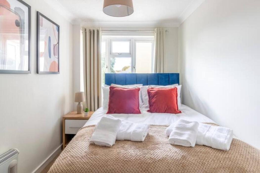 Trendy Sea View 2 Bedroom Sleeps 6 - Free Parking Μπόρνμουθ Εξωτερικό φωτογραφία