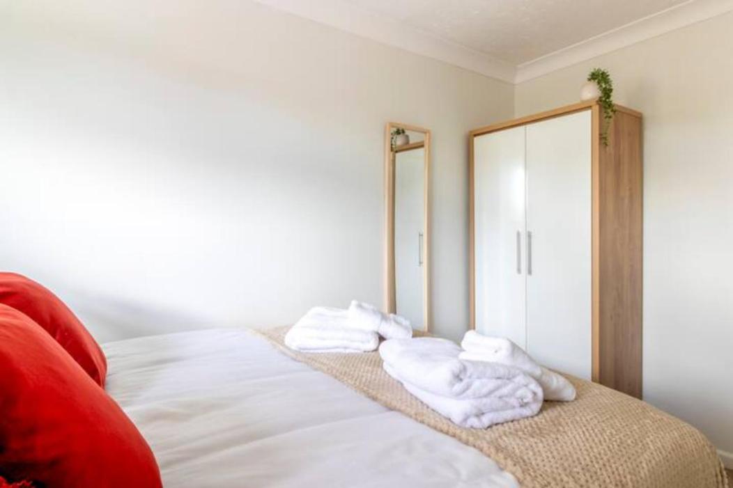 Trendy Sea View 2 Bedroom Sleeps 6 - Free Parking Μπόρνμουθ Εξωτερικό φωτογραφία